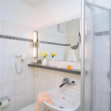Parkhotel Am Reha- Und Praventionszentrum Бад-Бокклет